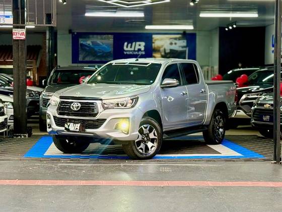 TOYOTA HILUX SW4 2.8 SRX 4X4 16V TURBO INTERCOOLER DIESEL 4P AUTOMÁTICO